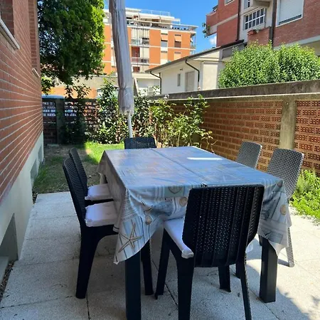 Casa Marina Giardino Delle Rose * Marina Di Carrara