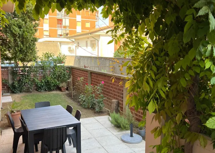 Casa Marina Giardino Delle Rose דירה מרינה די קררה